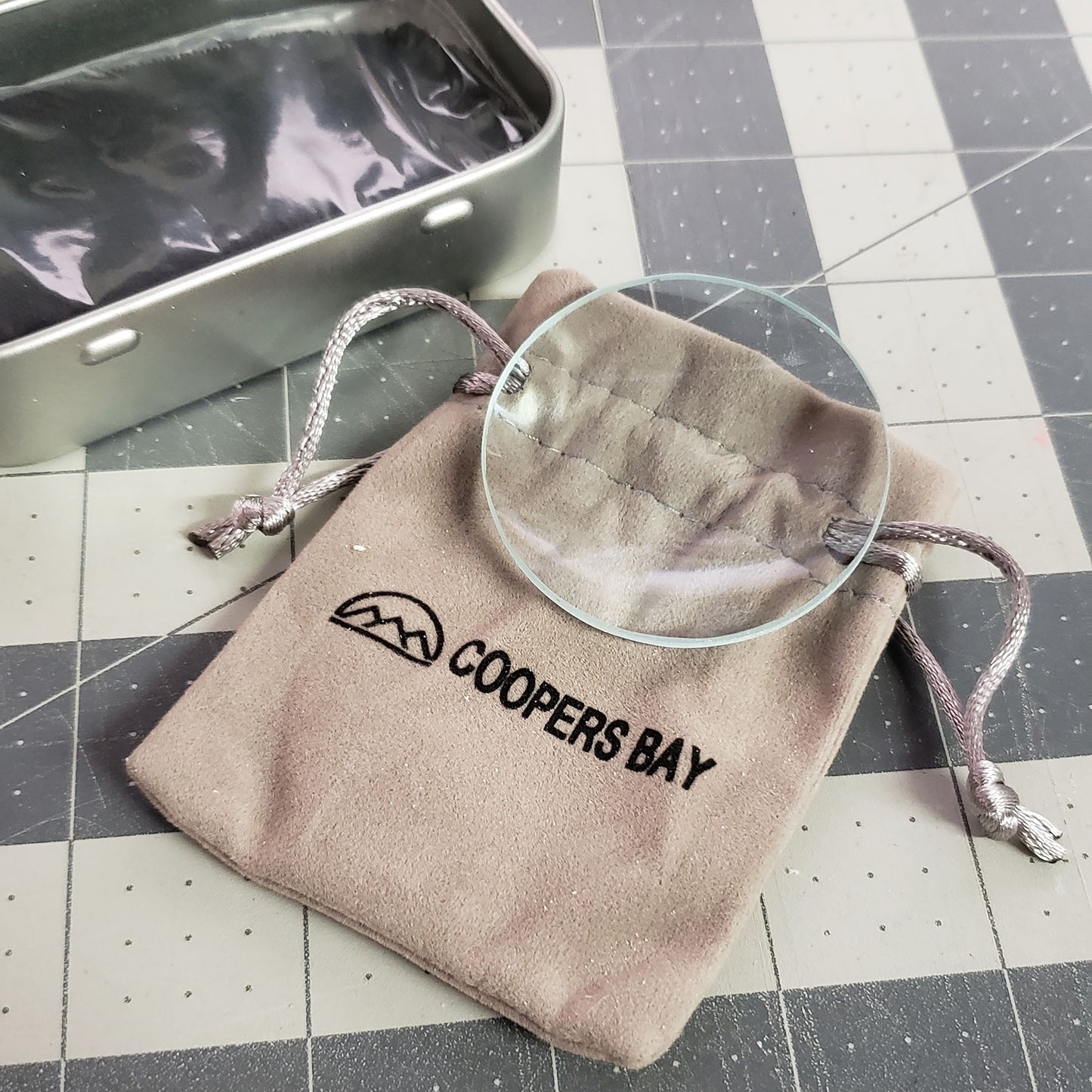 pocket magnifying glass