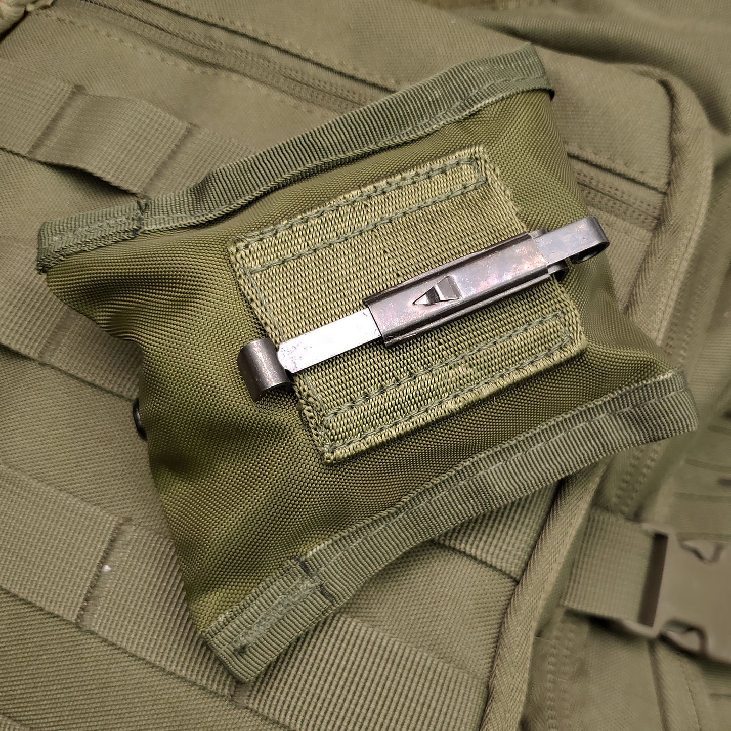 M-1950 compass pouch with alice clip