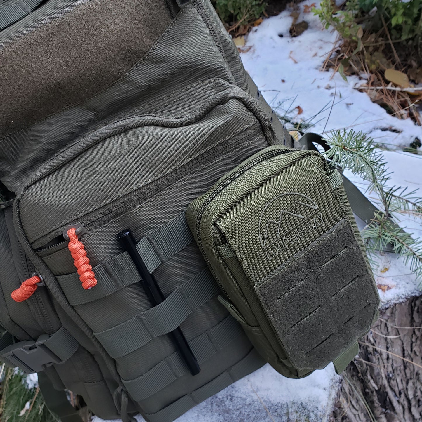 Tactical pouch with molle attachment