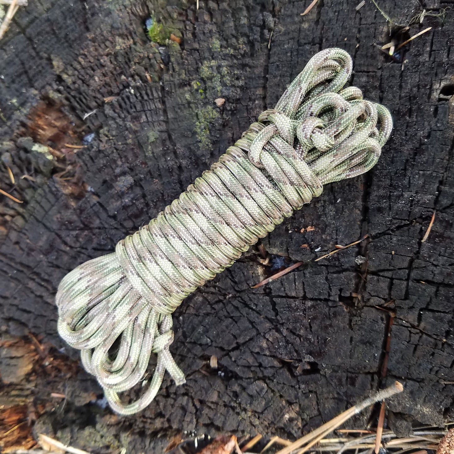 paracord fire starter wrapped in a convenient 25 foot speed hank